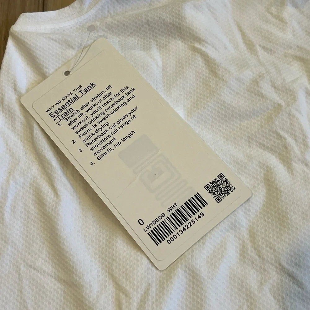 Lululemon Essential Tank White NEW - Picture 5 of 5